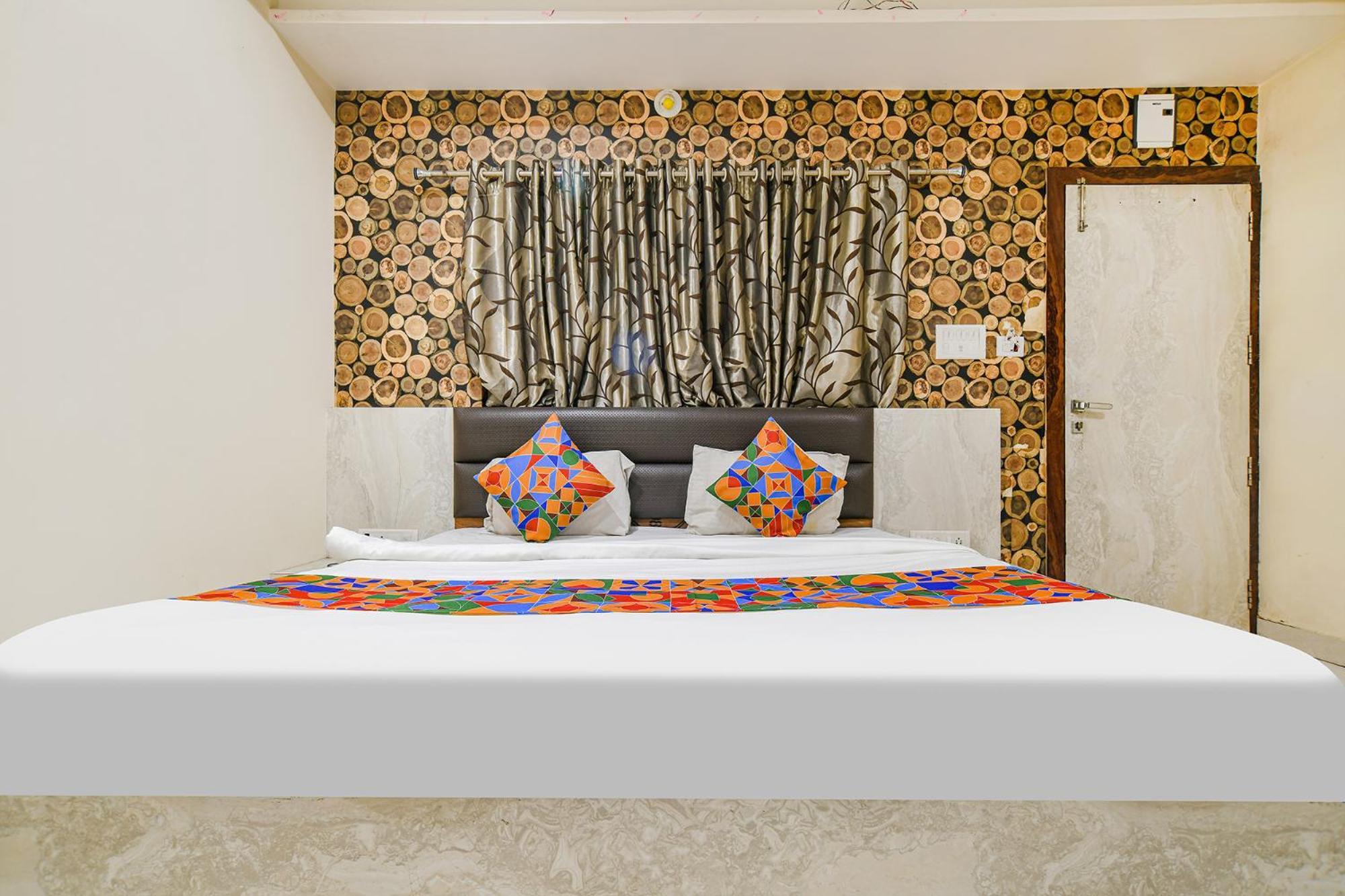 Fabhotel Shivam Palace- Near Mahakal Mandir Ujjain Esterno foto