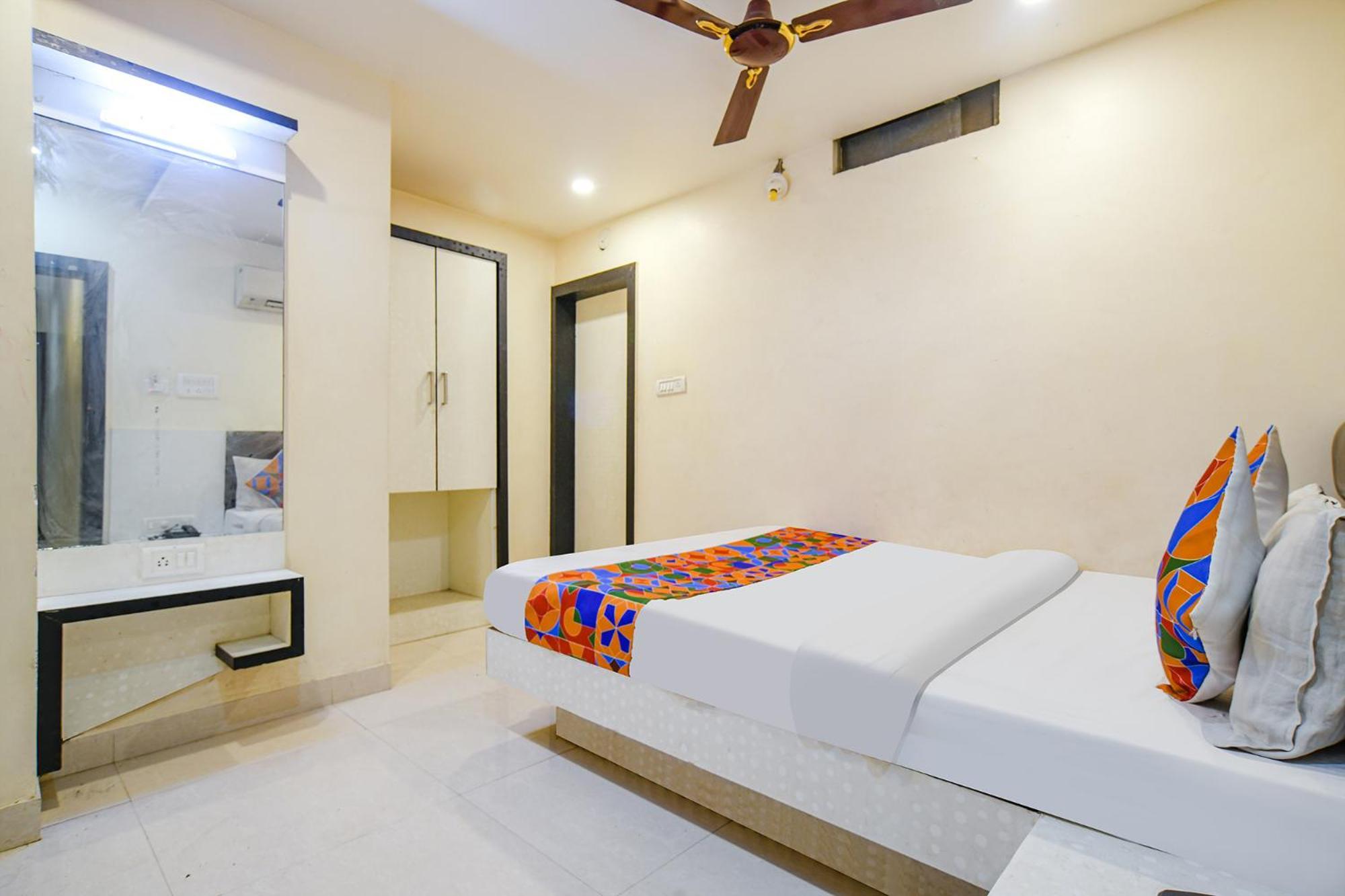Fabhotel Shivam Palace- Near Mahakal Mandir Ujjain Esterno foto