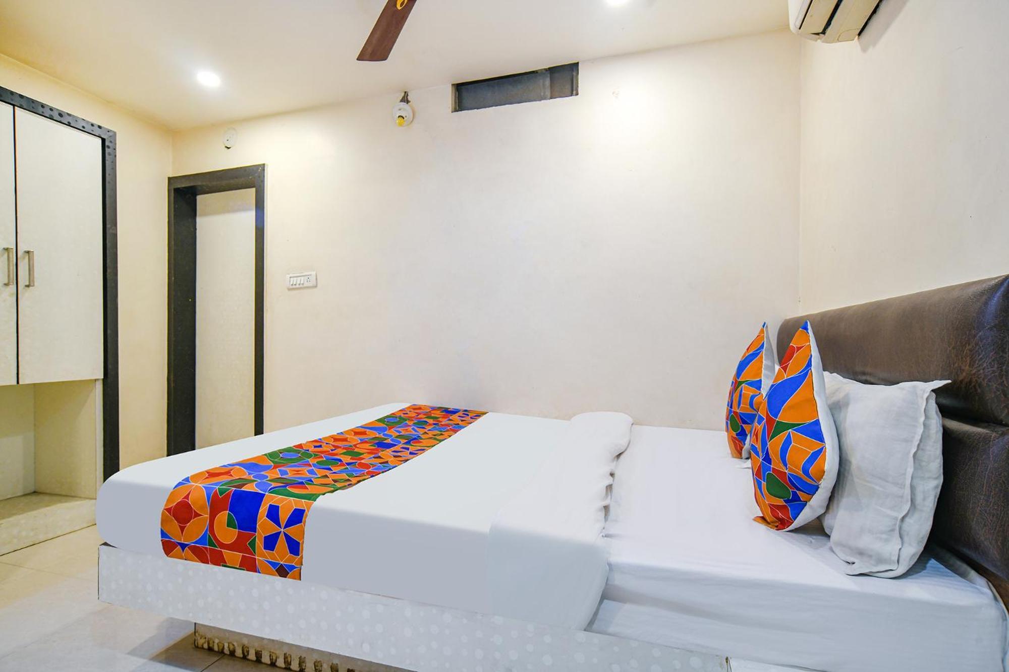 Fabhotel Shivam Palace- Near Mahakal Mandir Ujjain Esterno foto