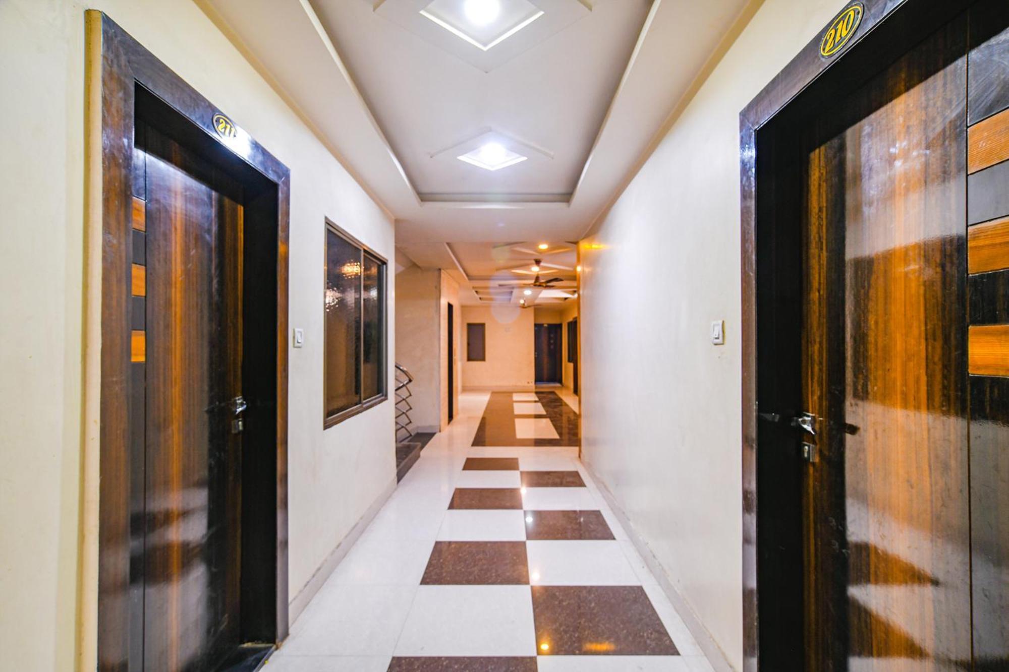 Fabhotel Shivam Palace- Near Mahakal Mandir Ujjain Esterno foto