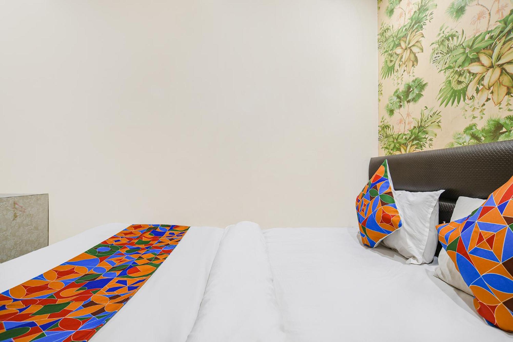 Fabhotel Shivam Palace- Near Mahakal Mandir Ujjain Esterno foto