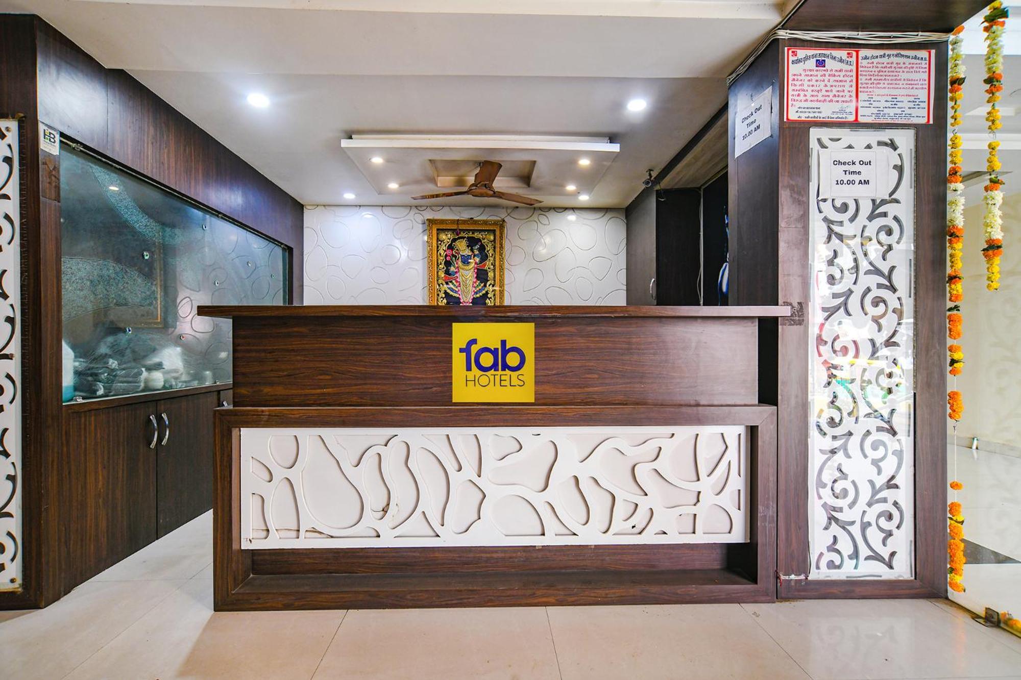 Fabhotel Shivam Palace- Near Mahakal Mandir Ujjain Esterno foto